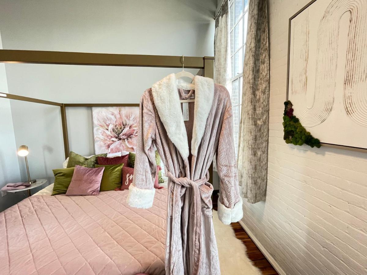 2Br 2Br Le Chateau 505 Lux Penthouse In A Historic Building Utica Exterior foto