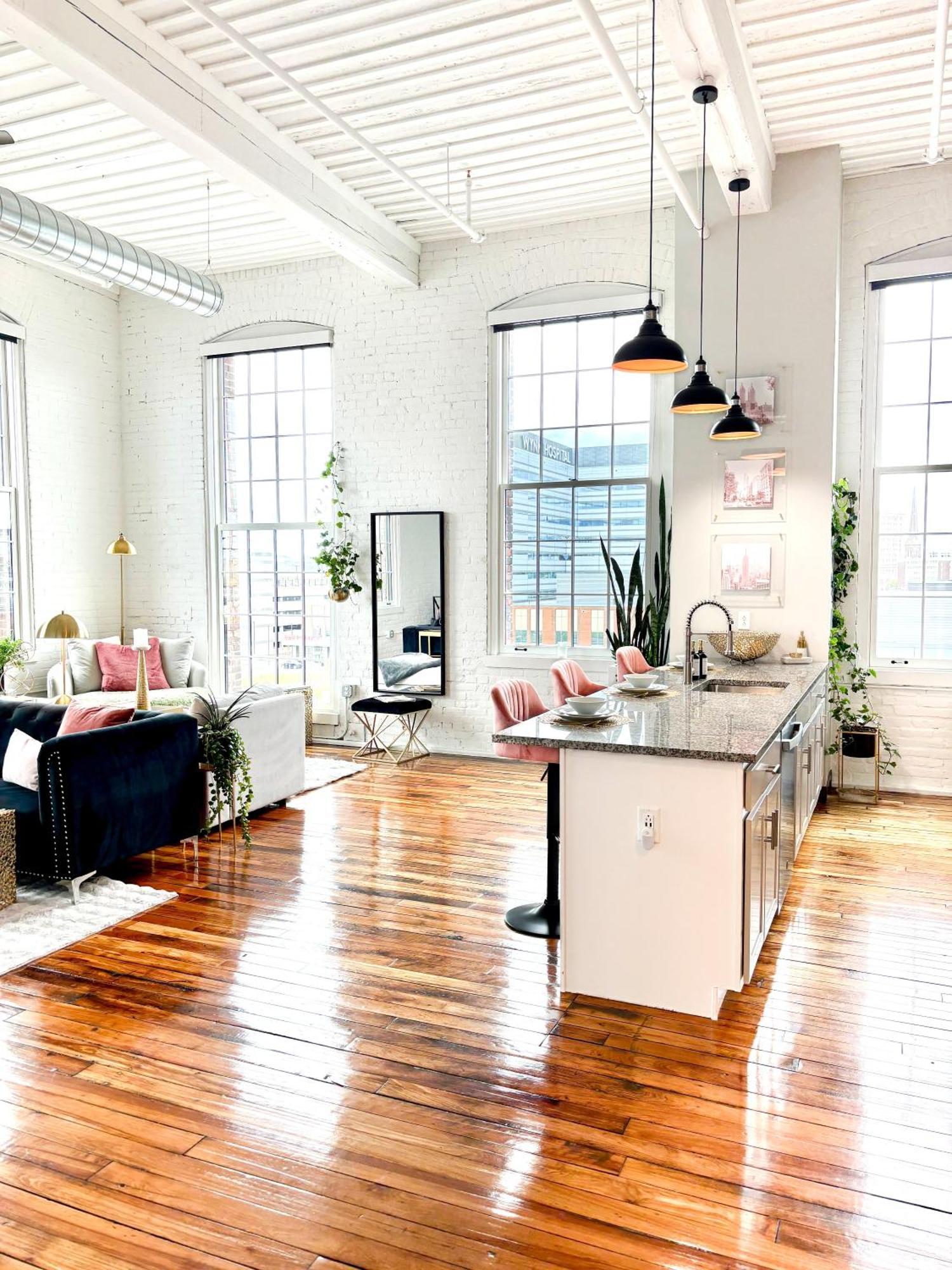 2Br 2Br Le Chateau 505 Lux Penthouse In A Historic Building Utica Exterior foto